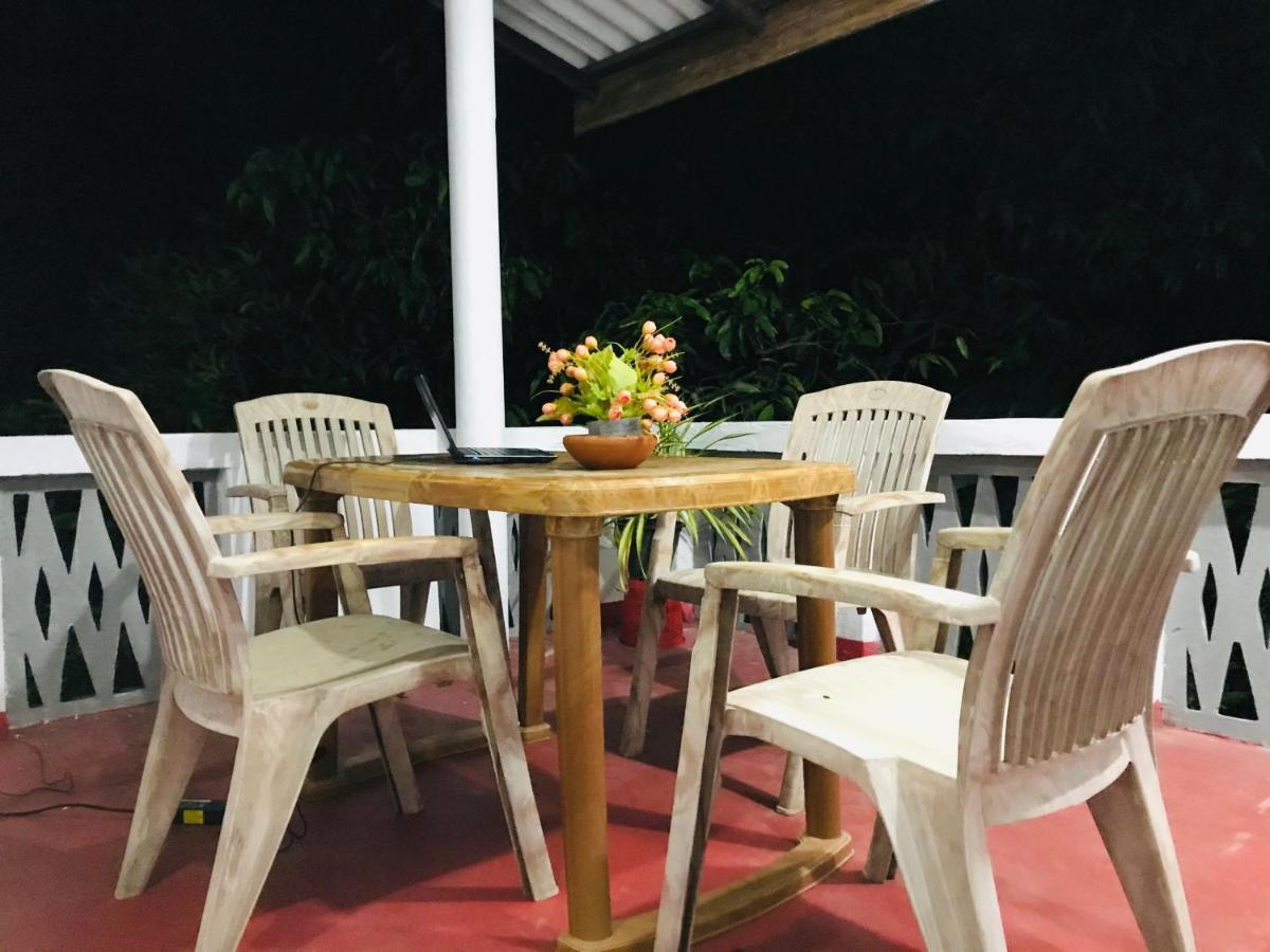 Double G Motel Weligama Zewnętrze zdjęcie